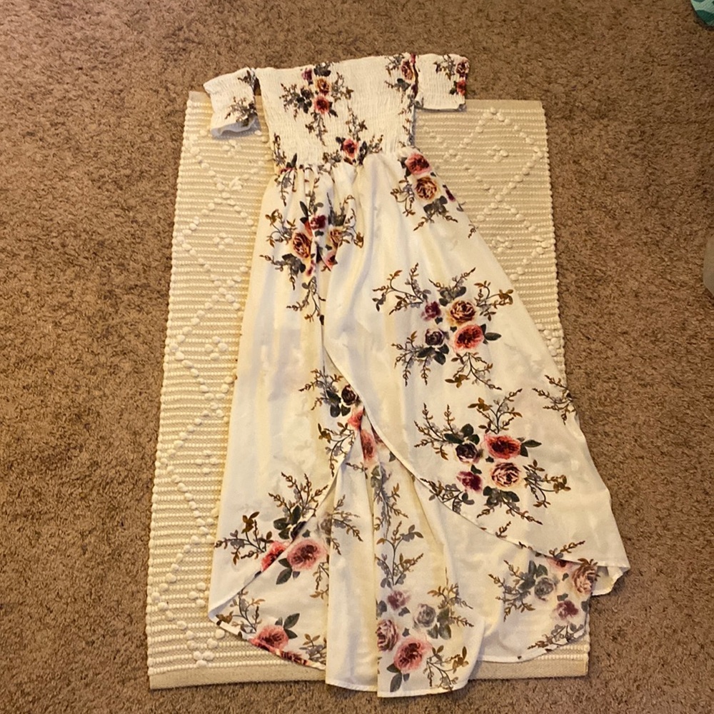 Off-the-shoulder white floral dress | size S | *NEVER WORN*